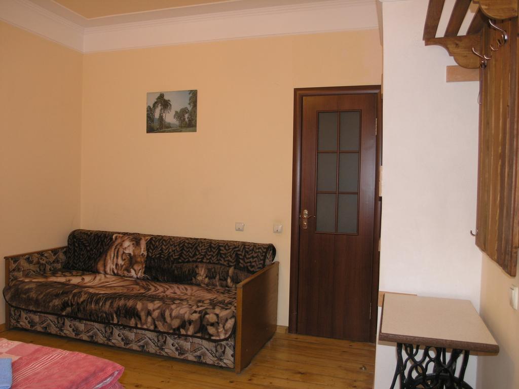 Arnika Tatariv Hotel Exterior photo